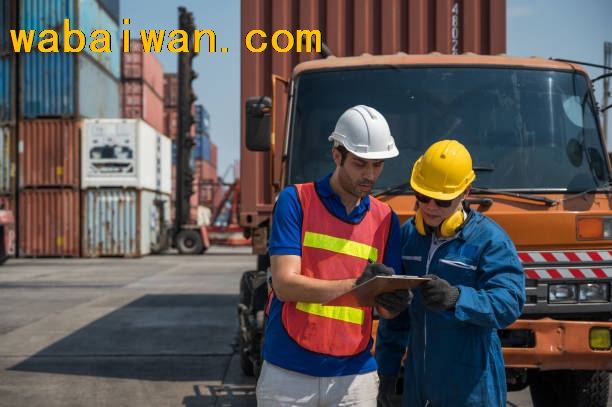 現(xiàn)代220挖掘機出口案例分享——上海挖百萬助力全球項目成功 Hyundai 220 Excavator Export Case Study - Shanghai Wabaiwan Supporting Global Project Success